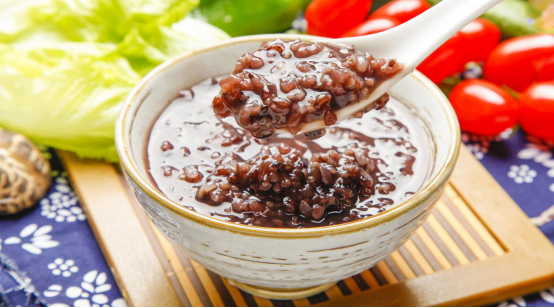 养生正当时,益气补血的黑糯米粥这样做!.png 养生正当时,益气补血的黑糯米粥这样做!.png